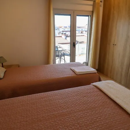 A 50 Metros Do Santuario De *