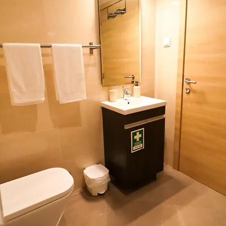 A 50 Metros Do Santuario De Fátima