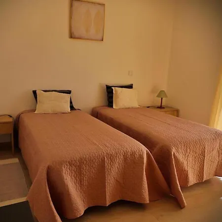 A 50 Metros Do Santuario De Apartment *