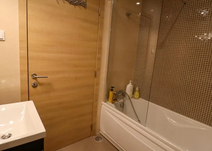 A 50 Metros Do Santuário De Apartamento Fátima